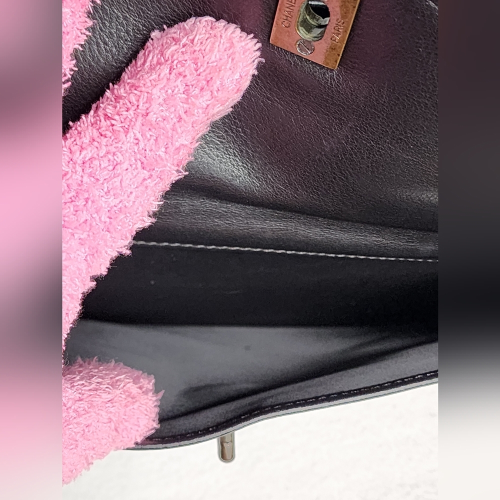Authentic Chanel hand bag - Picture 16 of 16